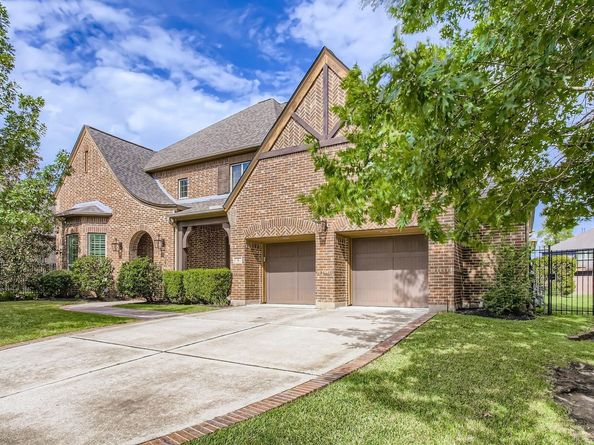 6 Freestone Stream Place, The Woodlands TX 77389