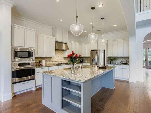 6 Freestone Stream Place, The Woodlands TX 77389
