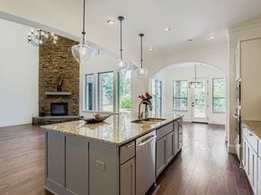 6 Freestone Stream Place, The Woodlands TX 77389