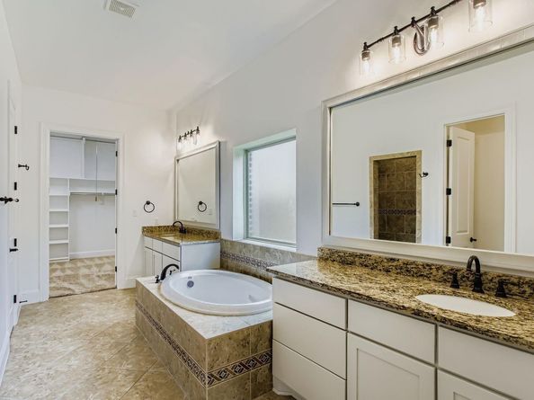 6 Freestone Stream Place, The Woodlands TX 77389