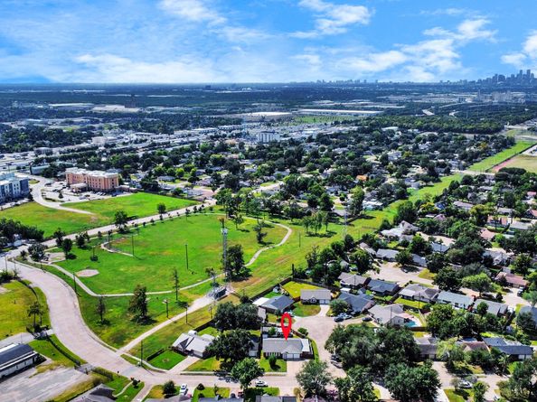 530 Westshire Drive, Houston TX 77013