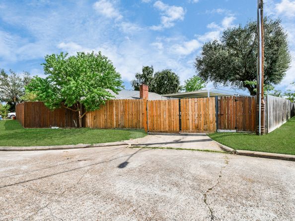 530 Westshire Drive, Houston TX 77013