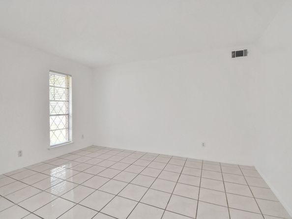 530 Westshire Drive, Houston TX 77013