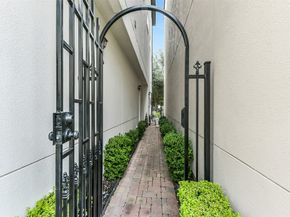 10924 Wrenwood Park, Houston TX 77043