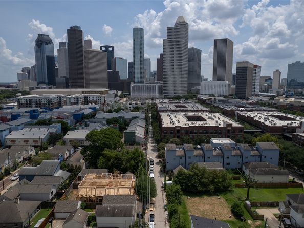 1016 Ruthven Street A, Houston TX 77019