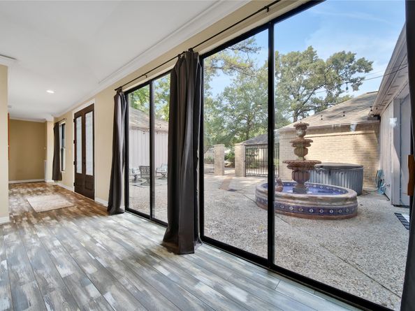 3211 Sunny Knoll Court, Houston TX 77339