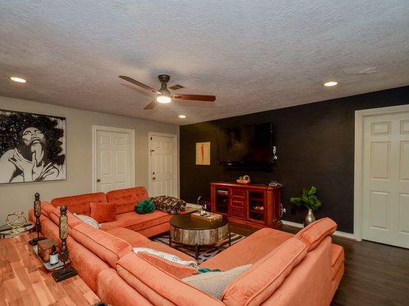 4315 Fernwood Drive, Houston TX 77021