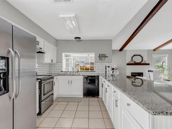 2138 Middle Creek Drive, Houston TX 77339