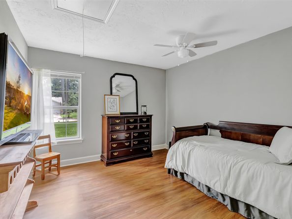 2138 Middle Creek Drive, Houston TX 77339