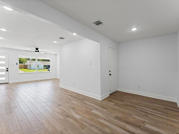 1818 Nina Lee Lane, Houston TX 77018