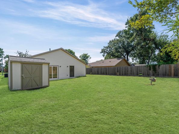 1818 Nina Lee Lane, Houston TX 77018