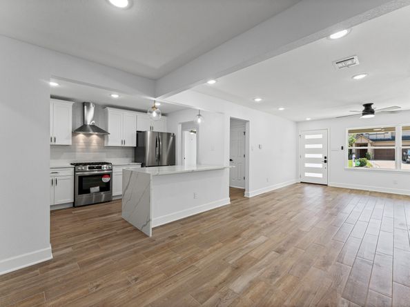1818 Nina Lee Lane, Houston TX 77018