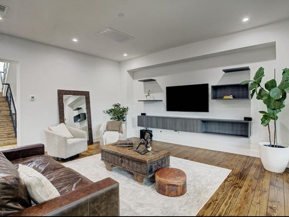 4911 Yarwell Drive, Houston TX 77096