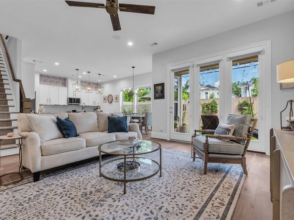 7720 N Fall Run Crossing, Houston TX 77055