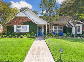 7915 Meadowvale Drive