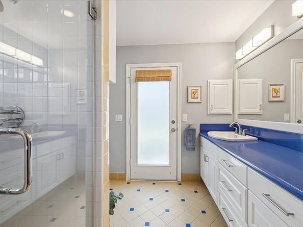 7915 Meadowvale Drive, Houston TX 77063