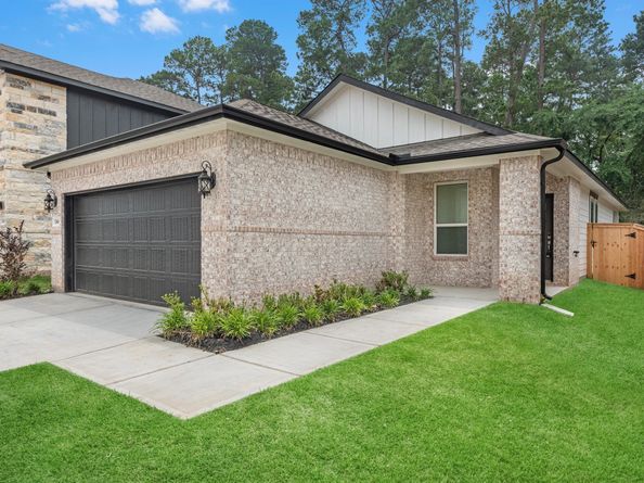 1749 Succotash Oak Court, Conroe TX 77304