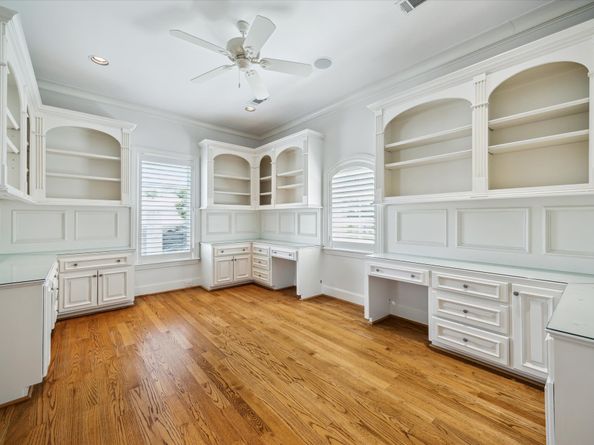 5440 Huckleberry Lane, Houston TX 77056