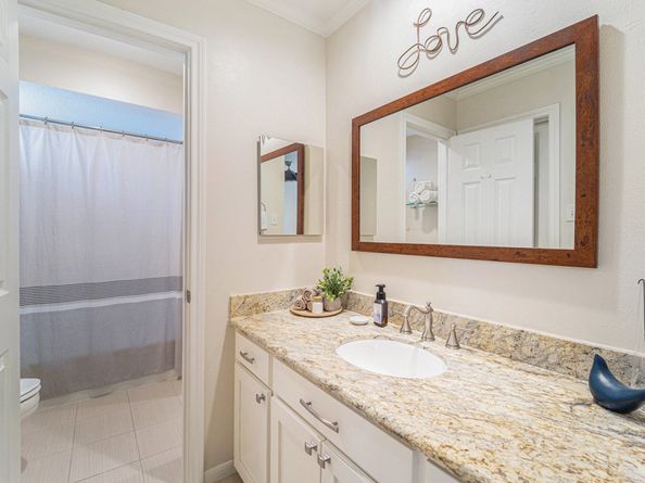 12815 Kingsbridge Lane, Houston TX 77077