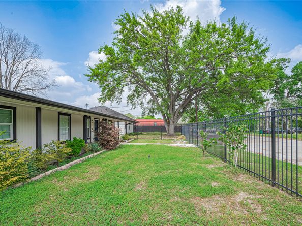 5114 Grantwood Street, Houston TX 77004