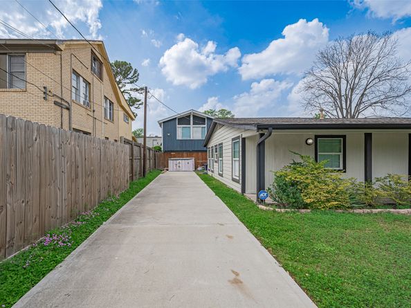 5114 Grantwood Street, Houston TX 77004