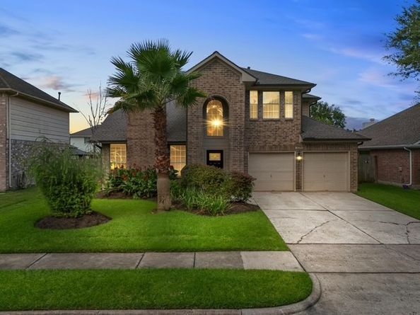 16050 Cedar Gully Dr, Friendswood TX 77546