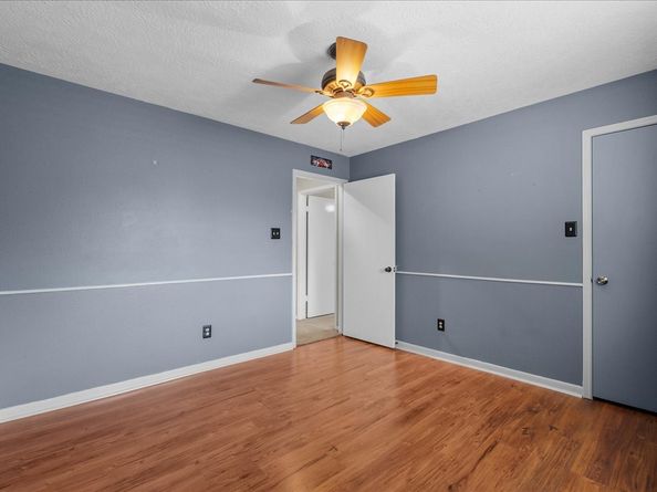 16050 Cedar Gully Dr, Friendswood TX 77546
