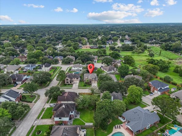 16050 Cedar Gully Dr, Friendswood TX 77546