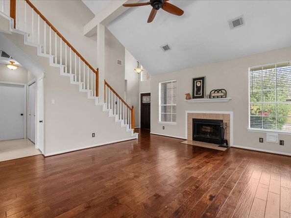 16050 Cedar Gully Dr, Friendswood TX 77546