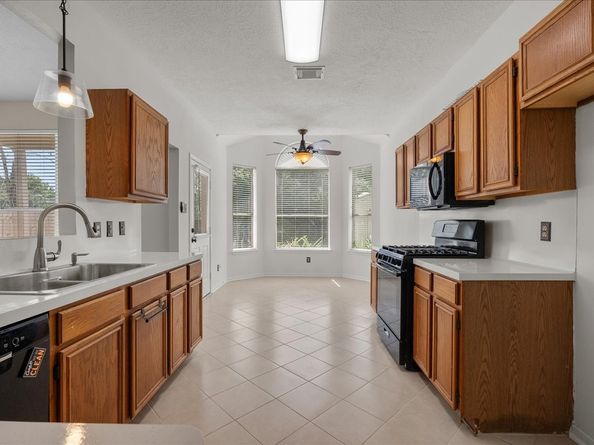 16050 Cedar Gully Dr, Friendswood TX 77546