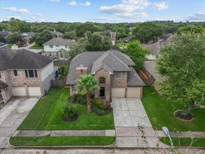 16050 Cedar Gully Dr, Friendswood TX 77546