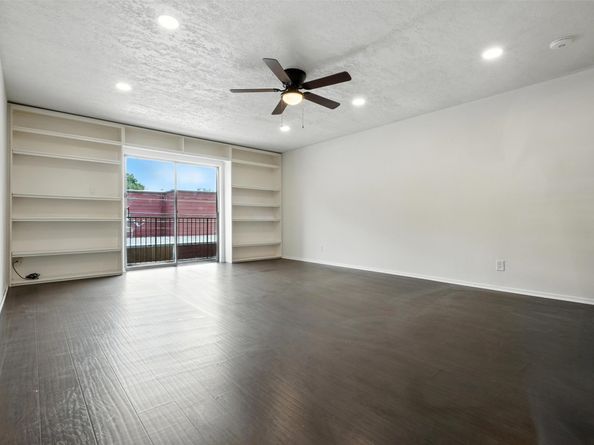 1901 S Voss Road 33, Houston TX 77057