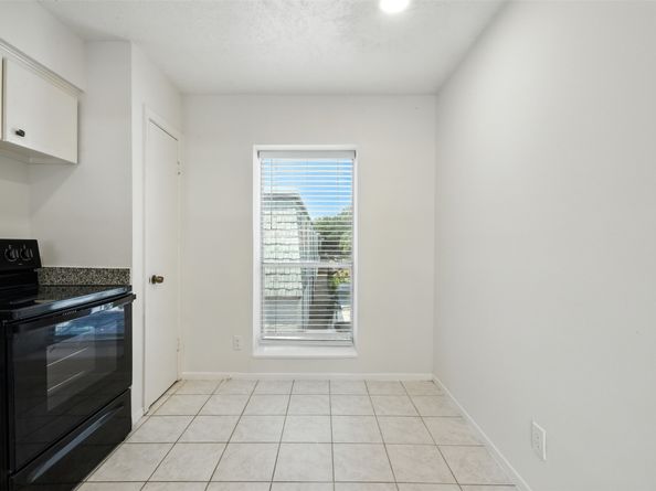 1901 S Voss Road 33, Houston TX 77057