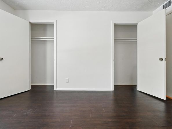 1901 S Voss Road 33, Houston TX 77057