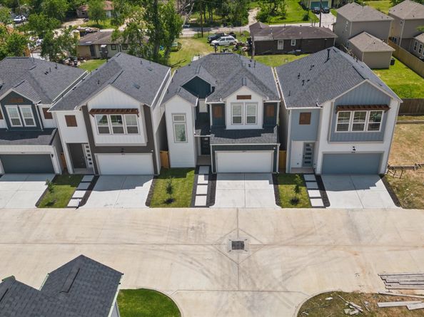 5815 Highland Sky Lane, Houston TX 77091