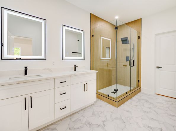 6710 Kassarine Pass A/B, Houston TX 77033