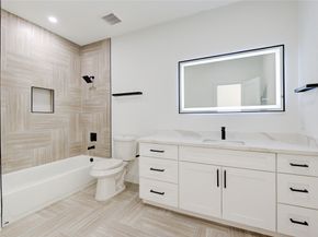 6710 Kassarine Pass A/B, Houston TX 77033