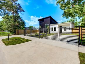 6710 Kassarine Pass A/B, Houston TX 77033
