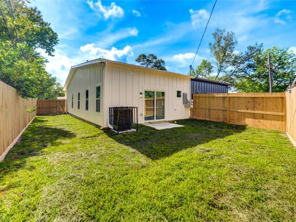 6710 Kassarine Pass A/B, Houston TX 77033