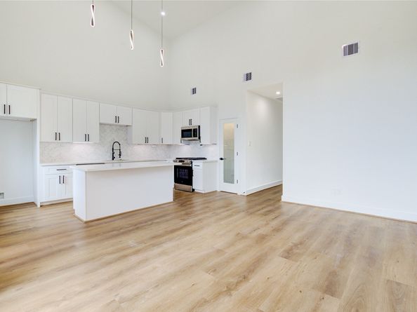 6710 Kassarine Pass A/B, Houston TX 77033