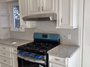 4030 Knoll Glen Drive, Houston TX 77082