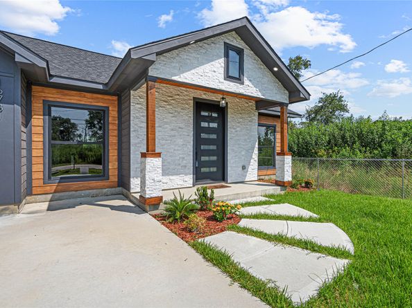 16731 water oaks Drive, Channelview TX 77530