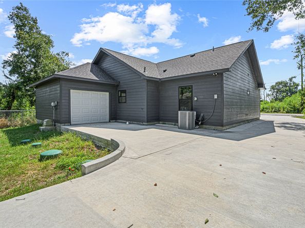 16731 water oaks Drive, Channelview TX 77530