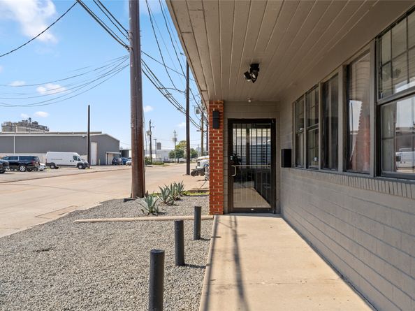 5975 Armour Drive, Houston TX 77020