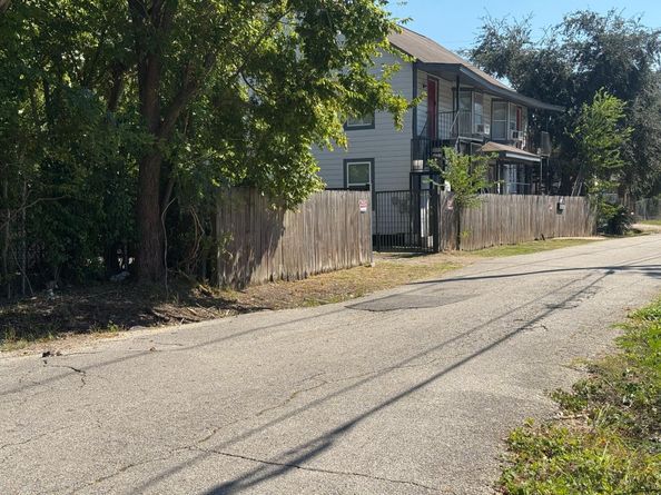 2511 Rosalie Street, Houston TX 77004