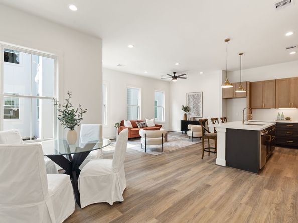 1142 W 16th Street, Houston TX 77008