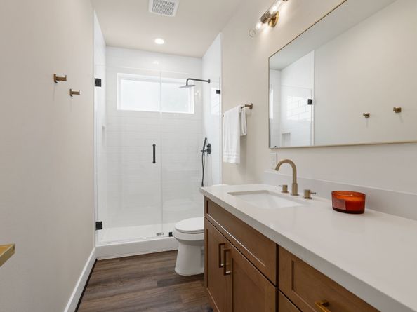 1142 W 16th Street, Houston TX 77008