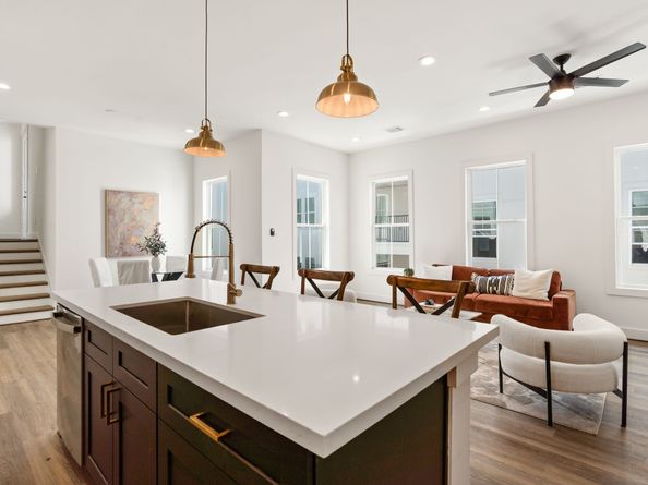 1142 W 16th Street, Houston TX 77008