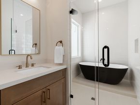 1142 W 16th Street, Houston TX 77008