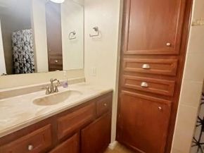 9506 E Avenue I, Houston TX 77012